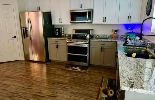 Rillito House | 3-bedroom spacious Tucson home, newly remodeled kitchen