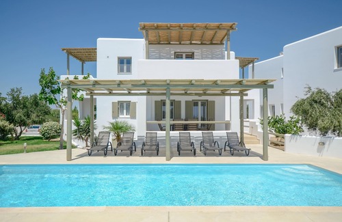 Plaka House | 3 bedroom Summer house with private pool and a partial view of the sea