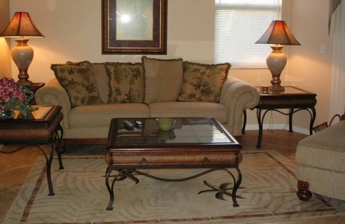Gateway House | 3 Bedroom Townhome 96162 by Houzlet