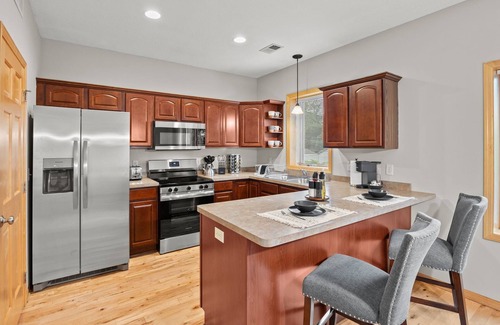 Longfellow House | 3-bedroom townhome with king beds two car attached garage two pull out couches