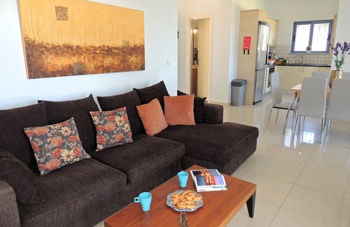 Apokoronas Villa | 3 Bedroom Villa , Heated Pool, stunning sea & mountain views, close to beach.