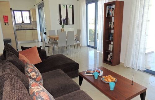 Apokoronas Villa | 3 Bedroom Villa , Heated Pool, stunning sea & mountain views, close to beach.