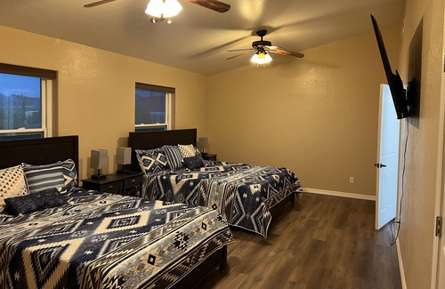 Apache Junction House | 3-Bedroom Villa with Pool, Spa and Mountain Views