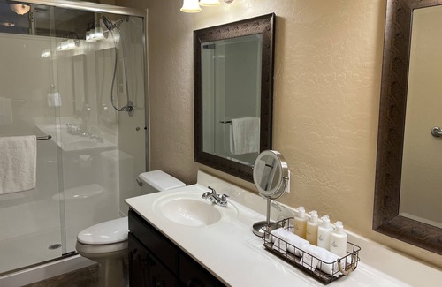 Apache Junction House | 3-Bedroom Villa with Pool, Spa and Mountain Views
