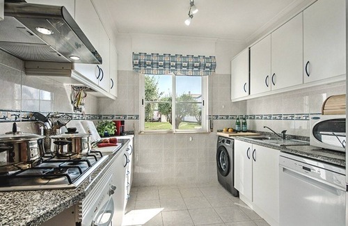 Tavira House | 3 bedroom Villa with large Private Terrace, Free Wifi&Pool in Quinta do Perogil