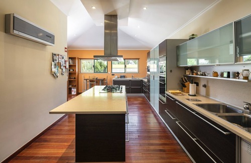 Ferragudo Villa | 3 Bedroom Villa with pool and River views
