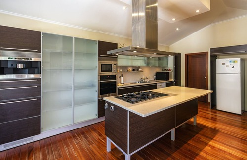 Ferragudo Villa | 3 Bedroom Villa with pool and River views