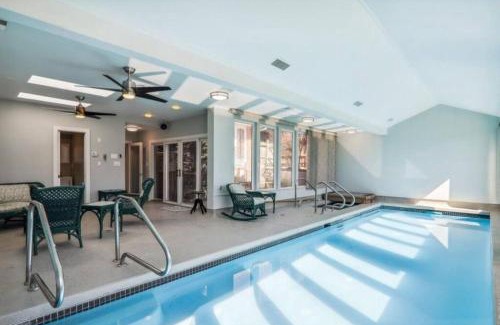 Wheaton House | 3 bedroom w indoor pool hotub