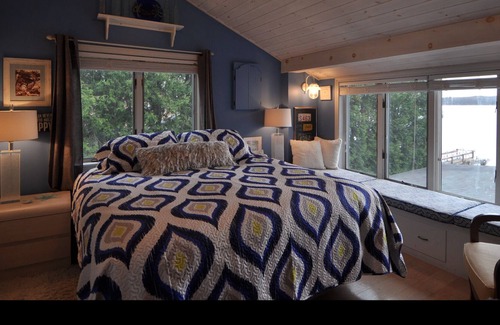 Dover House | 3 Bedroom Waterfront home. Lovely family house to enjoy with so much charm.