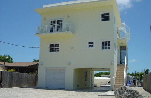 Sexton Cove Estates House | 3-bedroom Waterfront Home in Key Largo with Dock