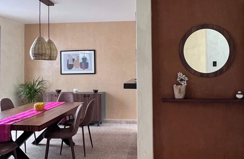 Reforma House | 3 bedrooms, parking, AC, kitchen, Located 5 min from downtown!