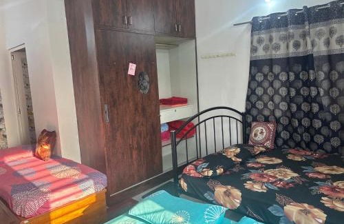 Mysore House | 3 Beds Room for 5 people Private Stay at Cool Calm Place