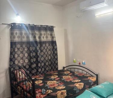 Mysore House | 3 Beds Room for 5 people Private Stay at Cool Calm Place