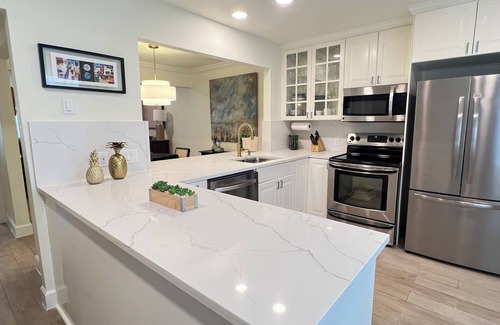Greater South River City House | 3 Br/2.5 Ba Luxurious Townhouse In Soco/downtown Austin Icons Steps Away