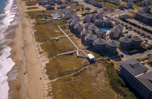 Kill Devil Hills Condo | 3 Br/2Ba Outer Banks Beach Club 1, Beachfront Resort, 2nd Floor Condo