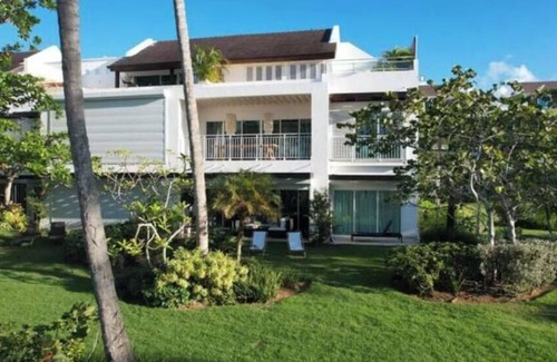 Las Terrenas Apartment | 3 BR First Line Beach apt at playa bonita p2-102