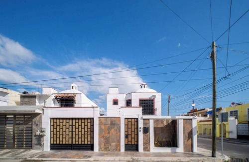 Chetumal House | 3 BR House Private Parking and Fast Wifi