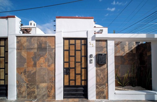 Chetumal House | 3 BR House Private Parking and Fast Wifi