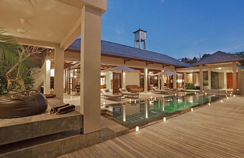 Bukit Villa | 3 BR Lux Pool Villa Jimbaran walk to GWK