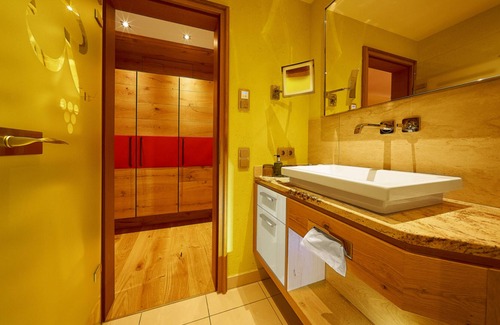 Durbach Apartment | 3 double bees garden with balcony
