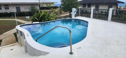 Mullins House | #3 Eastry Gardens - Cozy 1BR Studio w Ocean View