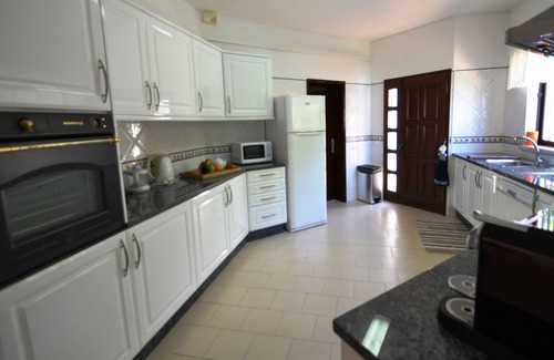 Castelo House | 3 Ensuite Villa Galé Free WIFi + Barbecue + Private Pool