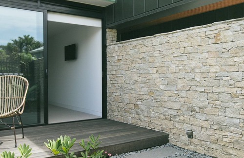 Byron Bay Apartment | 3/Fortyfive on Lawson - luxury absolute beachfront