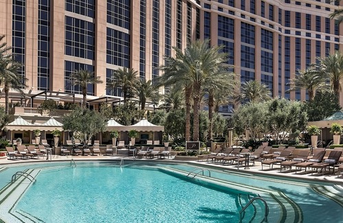 Las Vegas Hotel | 3 Grand One Bedroom King Suite at Palazzo