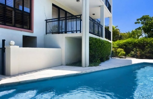 Sunshine Beach Apartment | 3 Hilltop Villas - White Water Views from the Heart of Sunshine