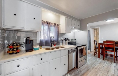 Federal Heights House | 3 King beds with yard near the famous Water World