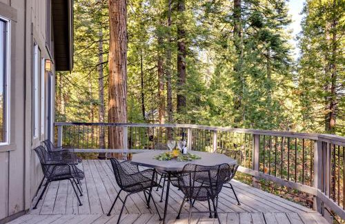 Arnold House | 3 Mi to Big Trees State Park Cabin with Deck