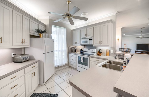 Aubrey House | ~ 3 Mi to Dtwn: Aubrey Vacation Rental w/Patio!