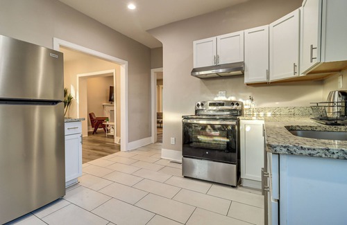 Detroit House | 3 Mi to Dtwn Detroit: Spacious Home w/Yard!