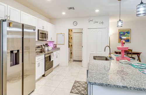 Sebastian Cottage | 3 Mi to Dtwn Sebastian: Home w/Furnished Patio!