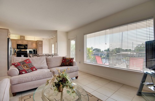 Vero Beach Apartment | 3 Mi to Ocean: Riverfront Unit in Vero Beach!
