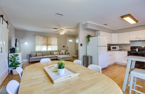 Palmetto House | 3 Mi to Riverwalk: Pet-Friendly Home w/Yard!