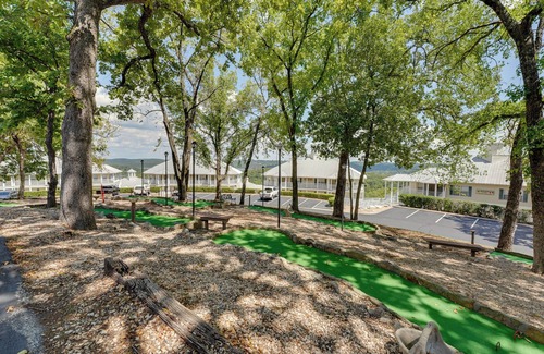 Kimberling City Cottage | 3 Mi to Table Rock Lake: Cozy Cabin in the Woods!