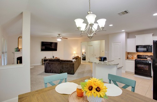 Little Elm House | 3 Mi to Union Park: Little Elm Escape w/Patio