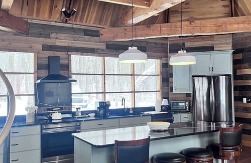 Jefferson Township Ski Chalet | 3 Miles to Hidden Valley! Secluded 3BR + loft w/WiFi, Hot Tub & Swimming Pool.
