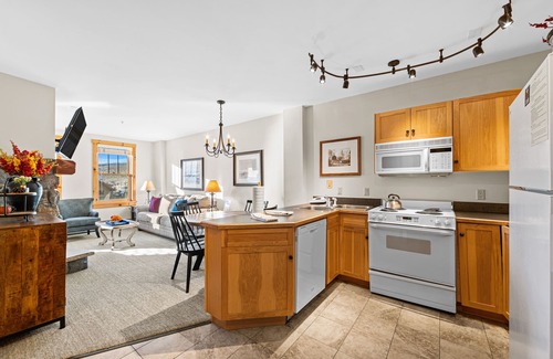 River Run Condo | 3 min Walk to Gondola, Private Balcony w/Decrum Square & Mountain Views