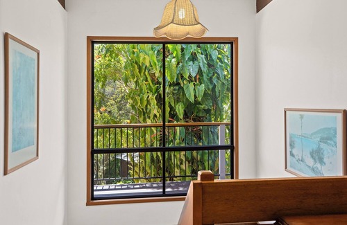 Valla Beach House | 3 MINUTE WALK TO BEACH from 'Ocean Whisper Retreat'