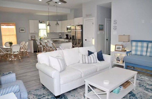 Isla Del Sol House | 3 minute walk to the beach The Salty Sea Shell