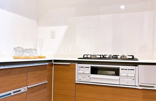 Kita House | 3 minutes walk from Kita-Akabane Station, 10 minutes to Ikebukuro and 12 minutes to Shinjuku by train.
