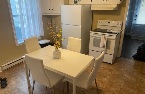Saint-Edmond Apartment | 3 Modern rooms with Spa, bbq, parking & beautiful view