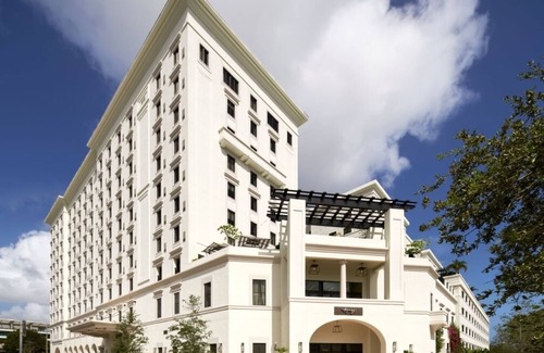 Coral Gables House | 3 Modern Units in Coral Gables! Parking, Pool! Near Vizcaya Museum & Gardens!