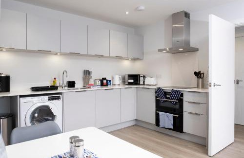 Mortehoe Apartment | 3 Putsborough - Luxury Apartment at Byron Woolacombe, only 4 minute walk to Woolacombe Beach!