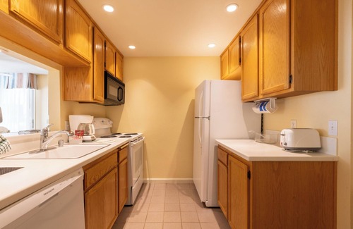 San Diego Country Estates Hotel | 3 Relaxing Units | 2BR with Pool, Kitchen, Balcony & Free Parking