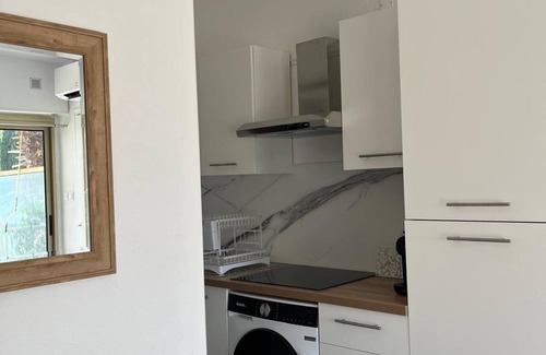 Mandelieu-la-Napoule Beach Apartment | 3-room apartment with pool 5 minutes walk from the beach and all amenities!