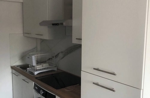 Mandelieu-la-Napoule Beach Apartment | 3-room apartment with pool 5 minutes walk from the beach and all amenities!