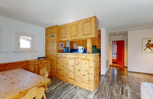 La Punt-Chamues-ch Apartment | 3-room apartment on the 2nd floor, approx.